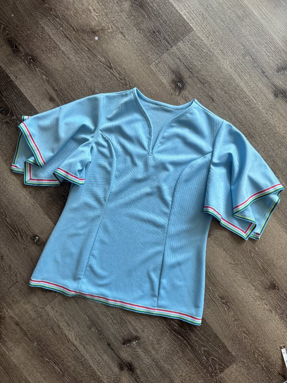 Vintage 70s Sky Blue Rainbow Trim Flutter Sleeve Tunic Top M